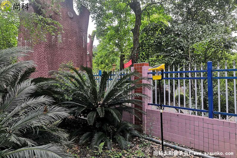 廣西南寧殺蟲燈用于某園林式機關大院效果圖片