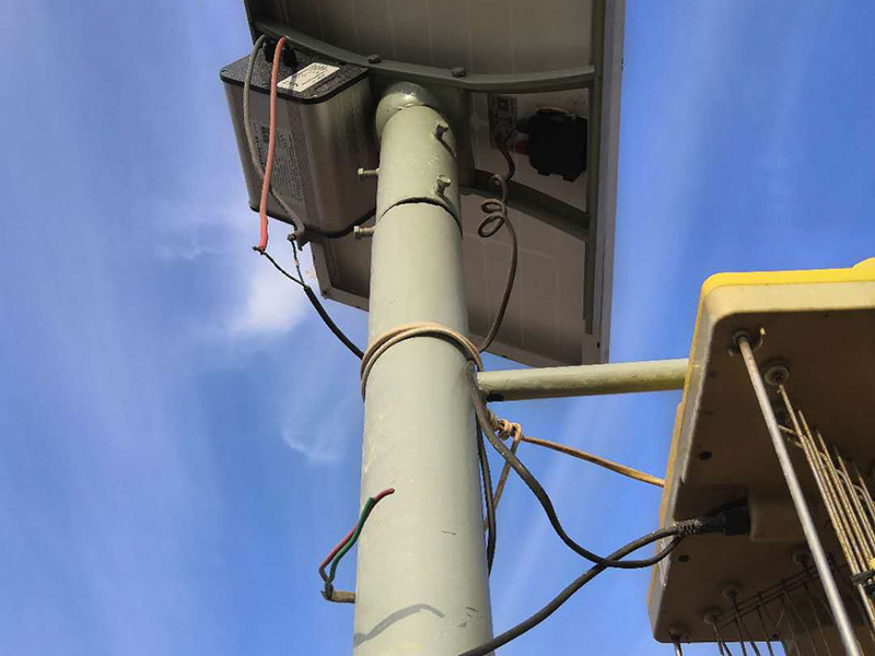 殺蟲燈安裝不規范電線裸露