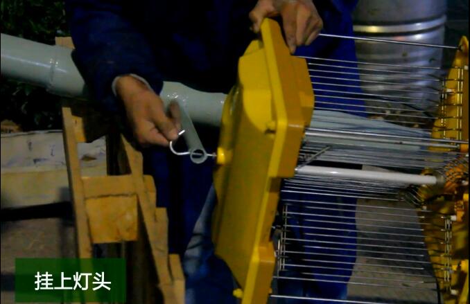 TDZ40高桿太陽(yáng)能殺蟲燈燈頭安裝