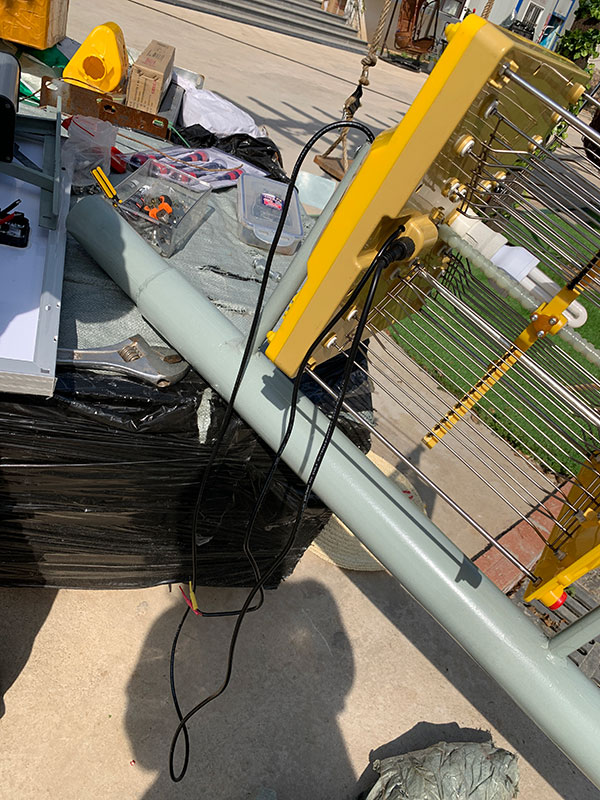 大型高桿太陽能殺蟲燈安裝現場圖片